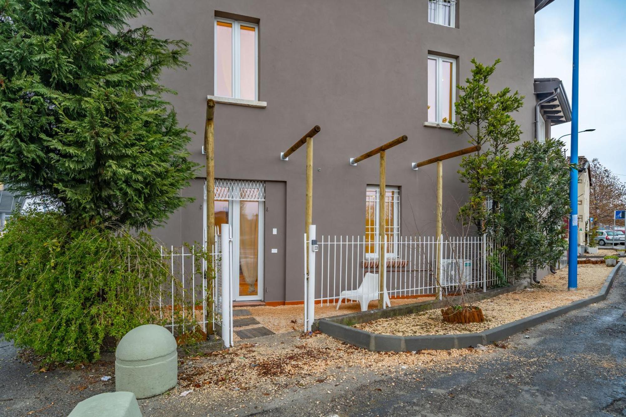 Cascina Conicchio - Metro Station - By Host4U Apartment Brescia Exterior photo